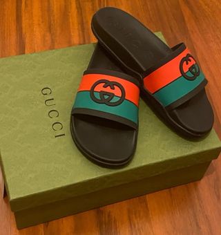 Chanclas Gucci - Sandalias
Talla 43
