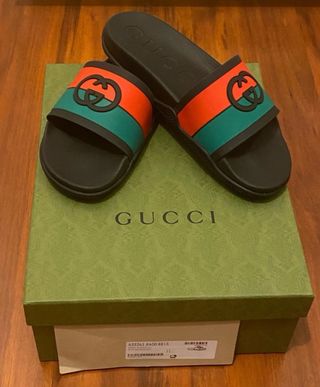 Chanclas Gucci - Sandalias
Talla 43