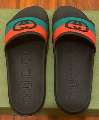 Chanclas Gucci - Sandalias
Talla 43