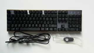 Teclado Cooler Master SK652