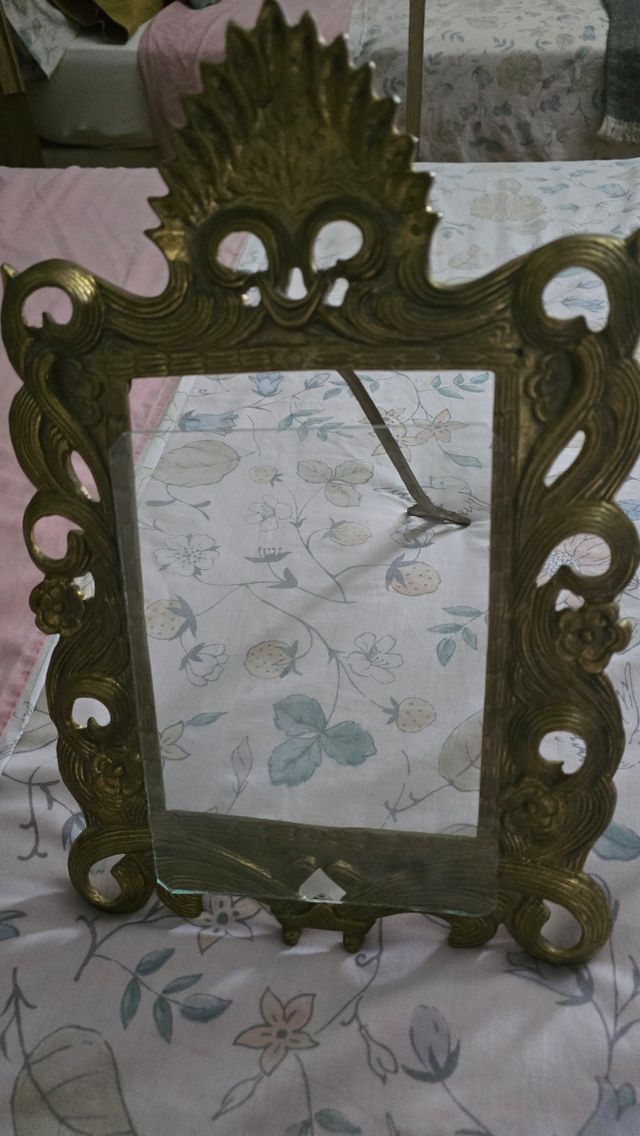 Marco vintage dorado