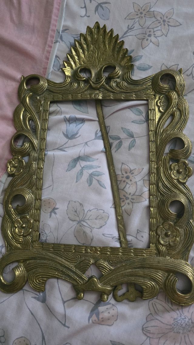 Marco vintage dorado