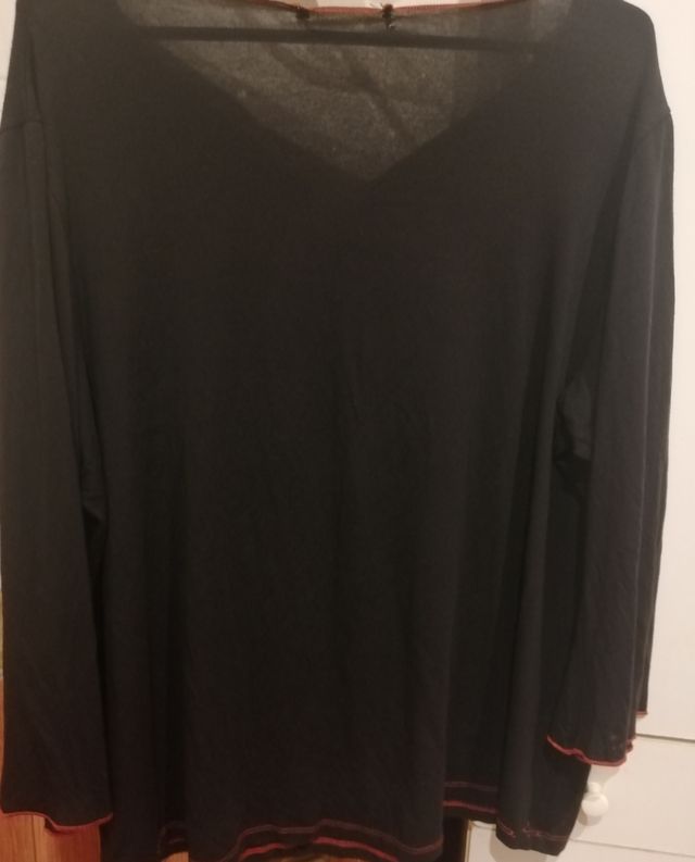 Camiseta negra frutal