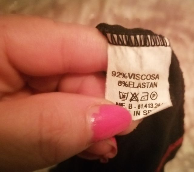 Camiseta negra frutal