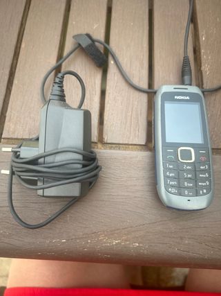 Nokia teléfono móvil gris plata