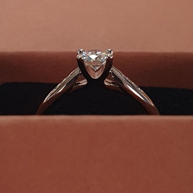 Anillo PLATA Y MOISSANITA. REGALO NAVIDAD.