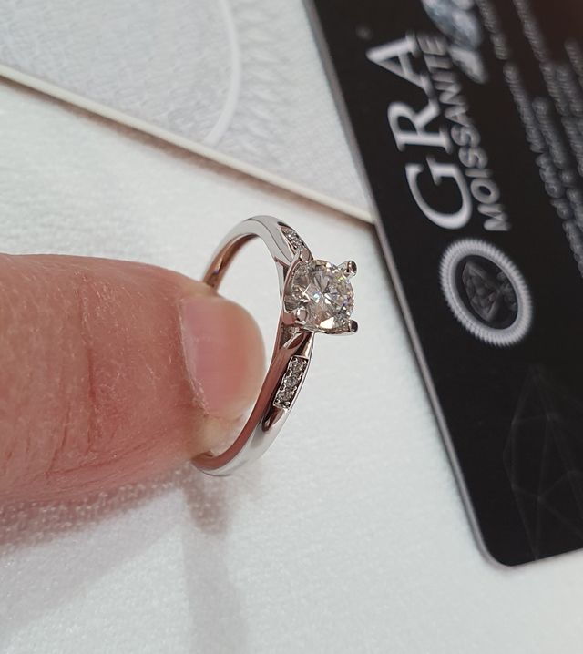 Anillo PLATA Y MOISSANITA. REGALO NAVIDAD.