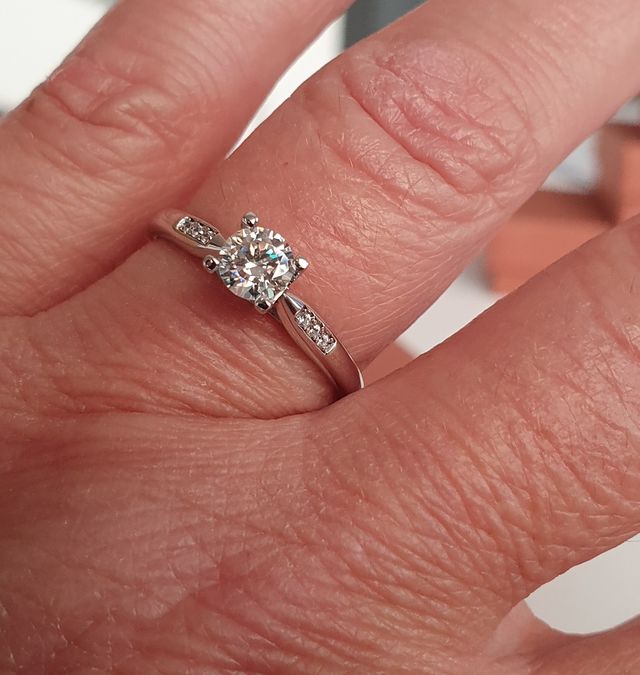 Anillo PLATA Y MOISSANITA. REGALO NAVIDAD.