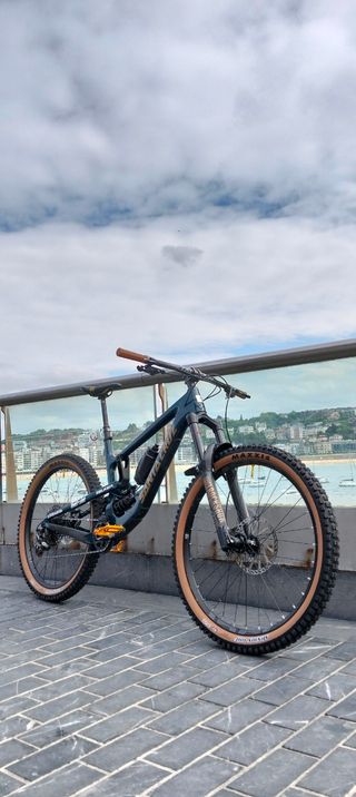 Santa Cruz Nomad 4c-Talla L