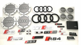 EMBLEMA LOGO TRASERO AUDI RSQ3 PLATA