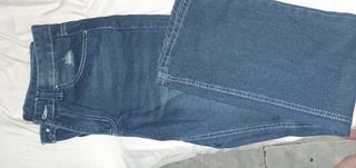 Vaqueros rotos azules