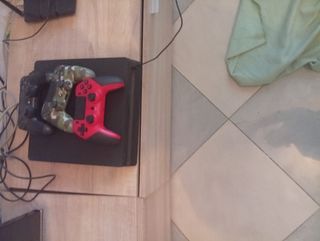PS4 (PlayStation 4) + 2 mandos