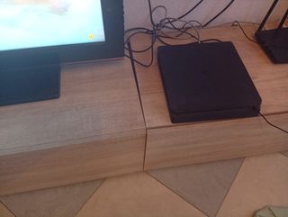 PS4 (PlayStation 4) + 2 mandos