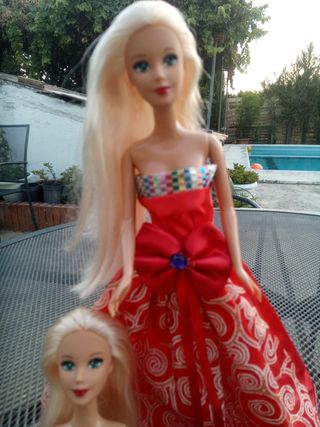 3 muñecas y accesorios