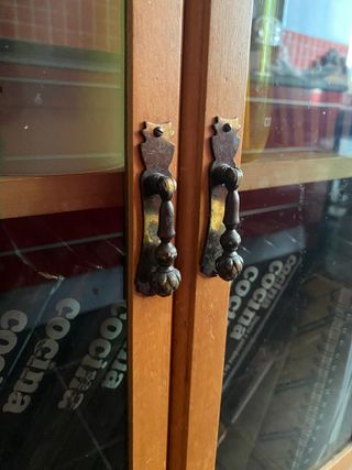 Aparador madera con cristal