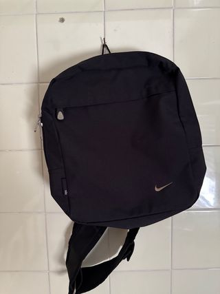 sling bagNike negra bandolera
año 2000