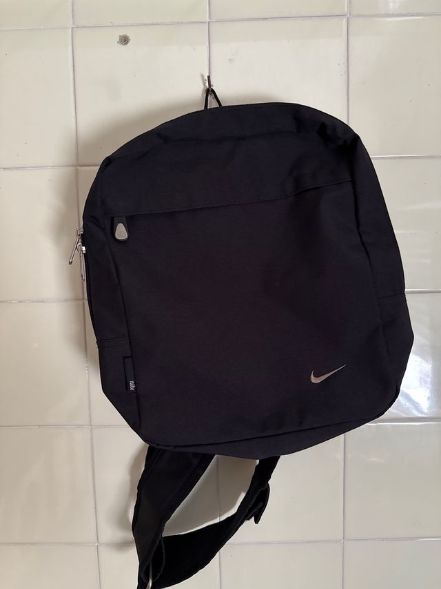 sling bagNike negra bandolera año 2000