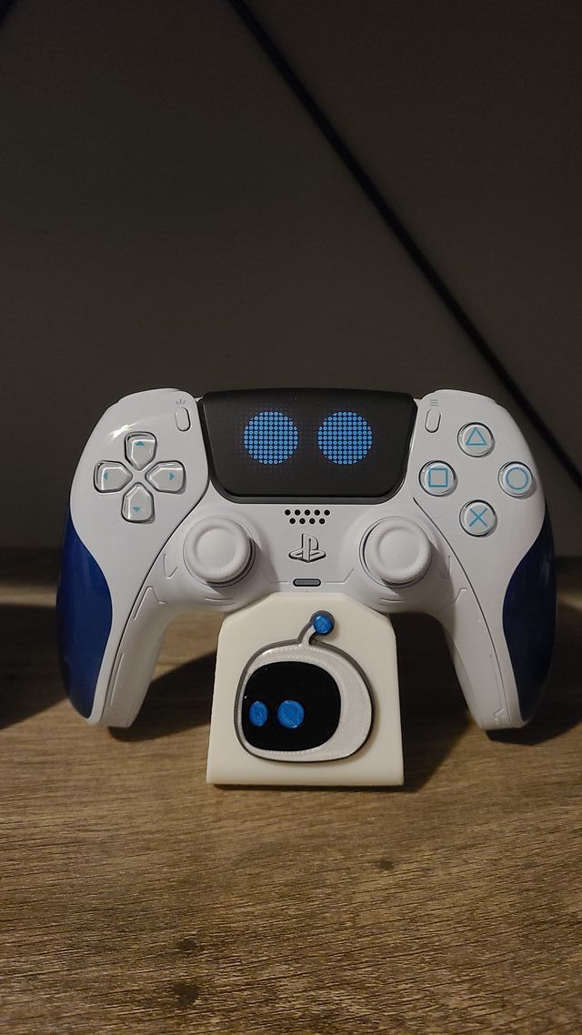 Soportes mandos PS5 de diferentes estilos