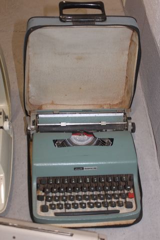 LOTE DE 5 MAQUINAS DE ESCRIBIR ANTIGUAS