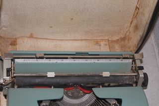 LOTE DE 5 MAQUINAS DE ESCRIBIR ANTIGUAS