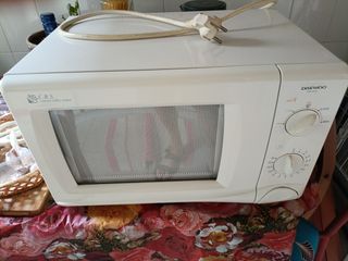 Microondas Daewoo KOG-3705 - 610W