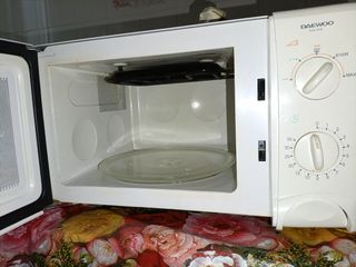 Microondas Daewoo KOG-3705 - 610W