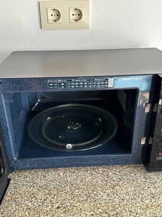 Microondas Samsung negro - como nuevo
