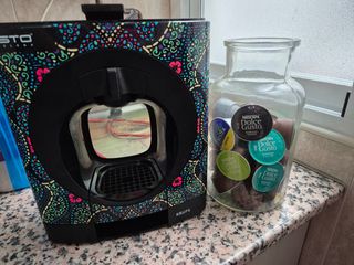 Cafetera Dolce Gusto Custo Barcelona + cápsulas