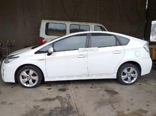 Guantera toyota 5294326 5551147040 prius 1.8