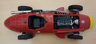 Coche de colección antiguo