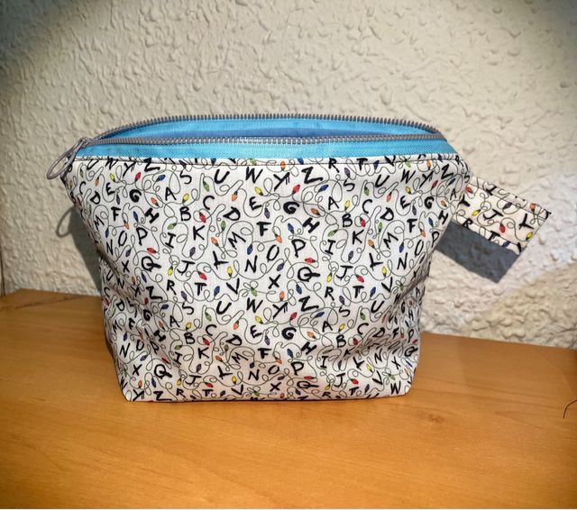 Neceser Stranger Things