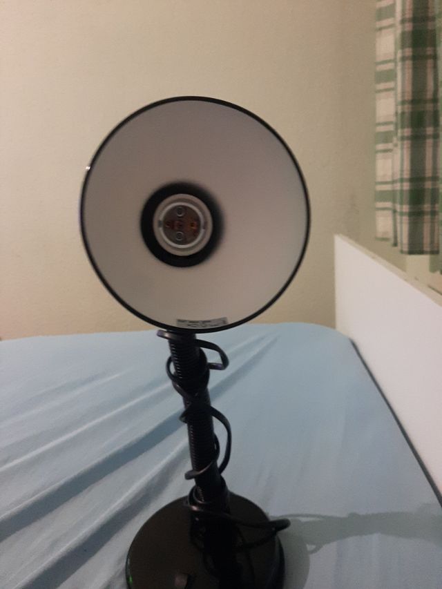 Lampara escritorio flexible negra