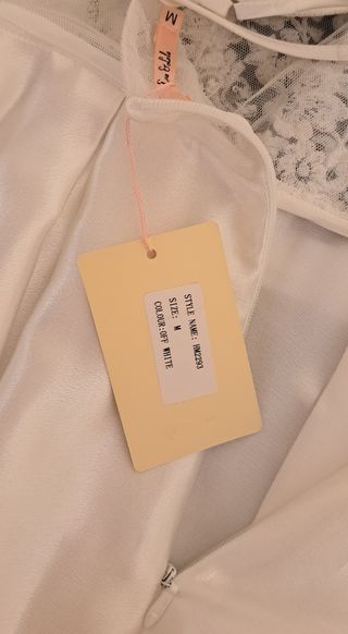 Vestido de novia sin estrenar, con etiqueta 