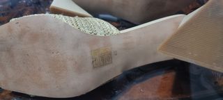 Sandalias Belfree doradas