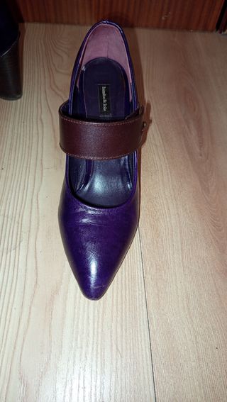 Zapatos tacón mujer marrón-morado de bimba y lola