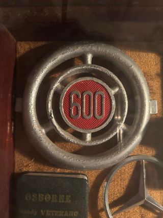 Logo SEAT 600 clásico