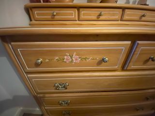 !!!OFERTAPreciosa Cómoda de madera tallada