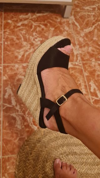 Zapatos cuña negros | beige
