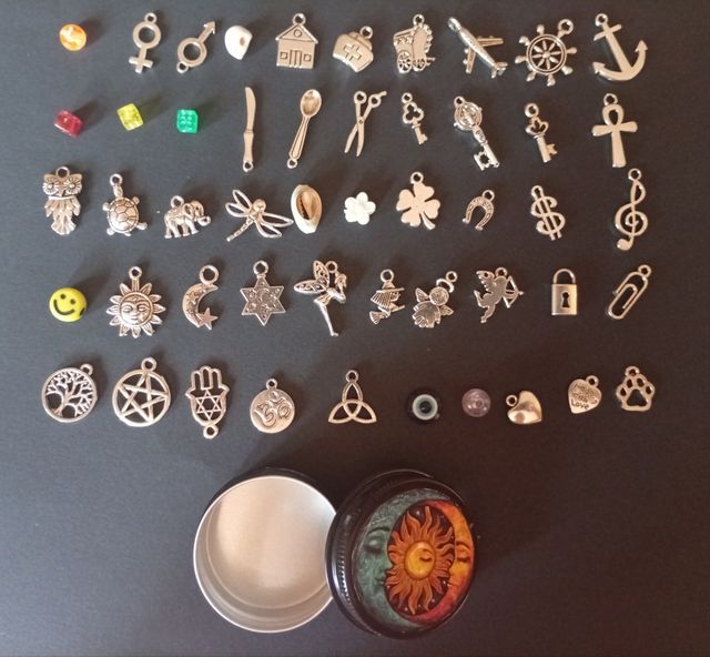 El Oráculo de los Encantos.Kit de Charm Casting.