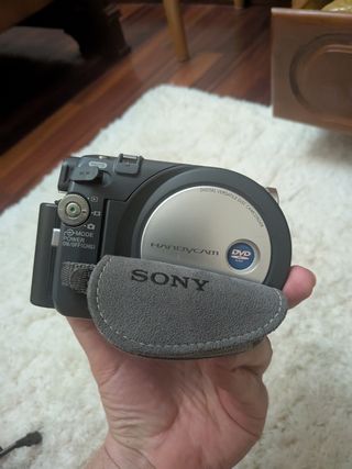 Sony Handycam DCR-DVD201E