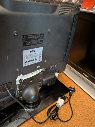 TV NPG 15" negra