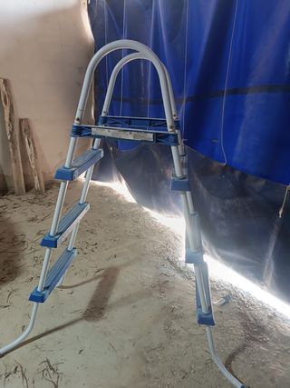 Escalera piscina 
