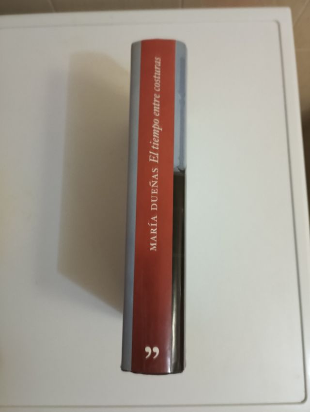 Libro EL TIEMPO ENTRE COSTURAS. De María Dueñas.