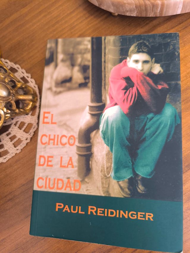 El chico de la ciudad (Salir del armario) (Span...