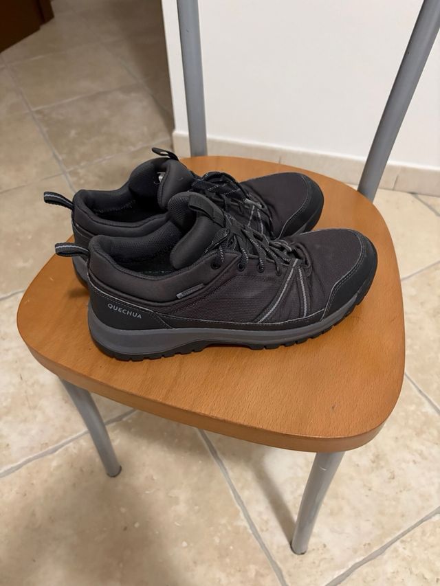 Scarpe trekking QUECHUA nere impermeabili