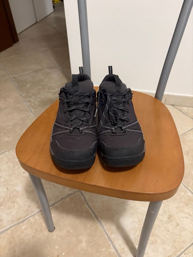 Scarpe trekking QUECHUA nere impermeabili