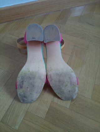 Sandalias tacón rosa-turquesa