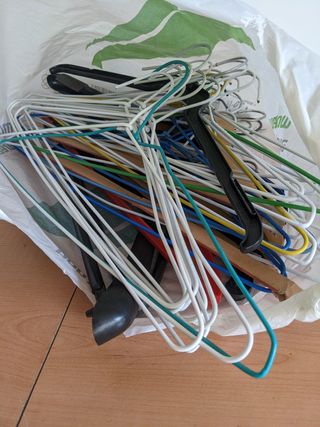 MÁS DE 50 DE PERCHAS VARIADAS