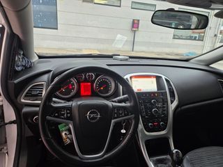 Opel Astra 2013