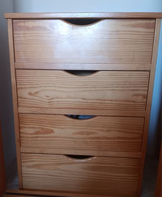 Cajonera de madera .